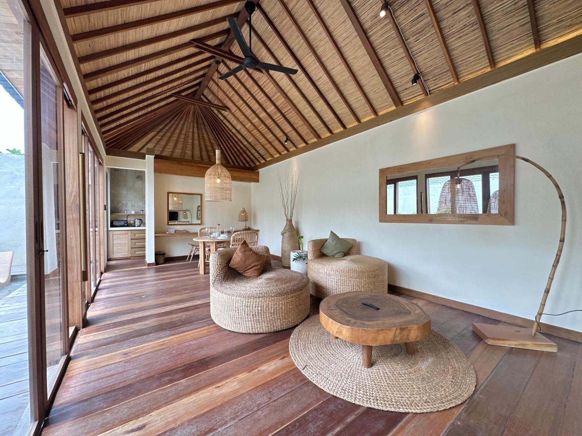 Villa Bobos Echo